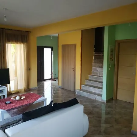 Sunny Daire Ayos Nikolaos